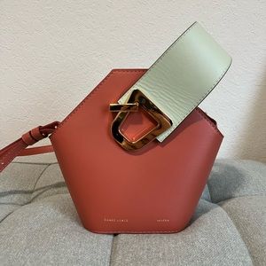 Danae Lente Bucket Bag